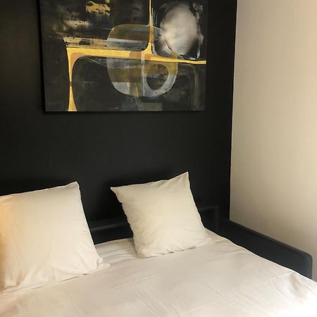 Une Chambre A Neuilly Guest House Εξωτερικό φωτογραφία