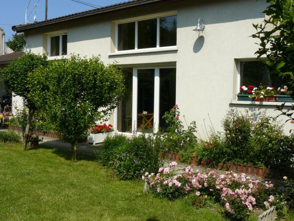 Une Chambre A Neuilly Guest House Εξωτερικό φωτογραφία