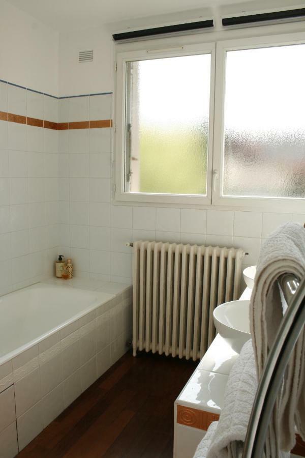 Une Chambre A Neuilly Guest House Εξωτερικό φωτογραφία